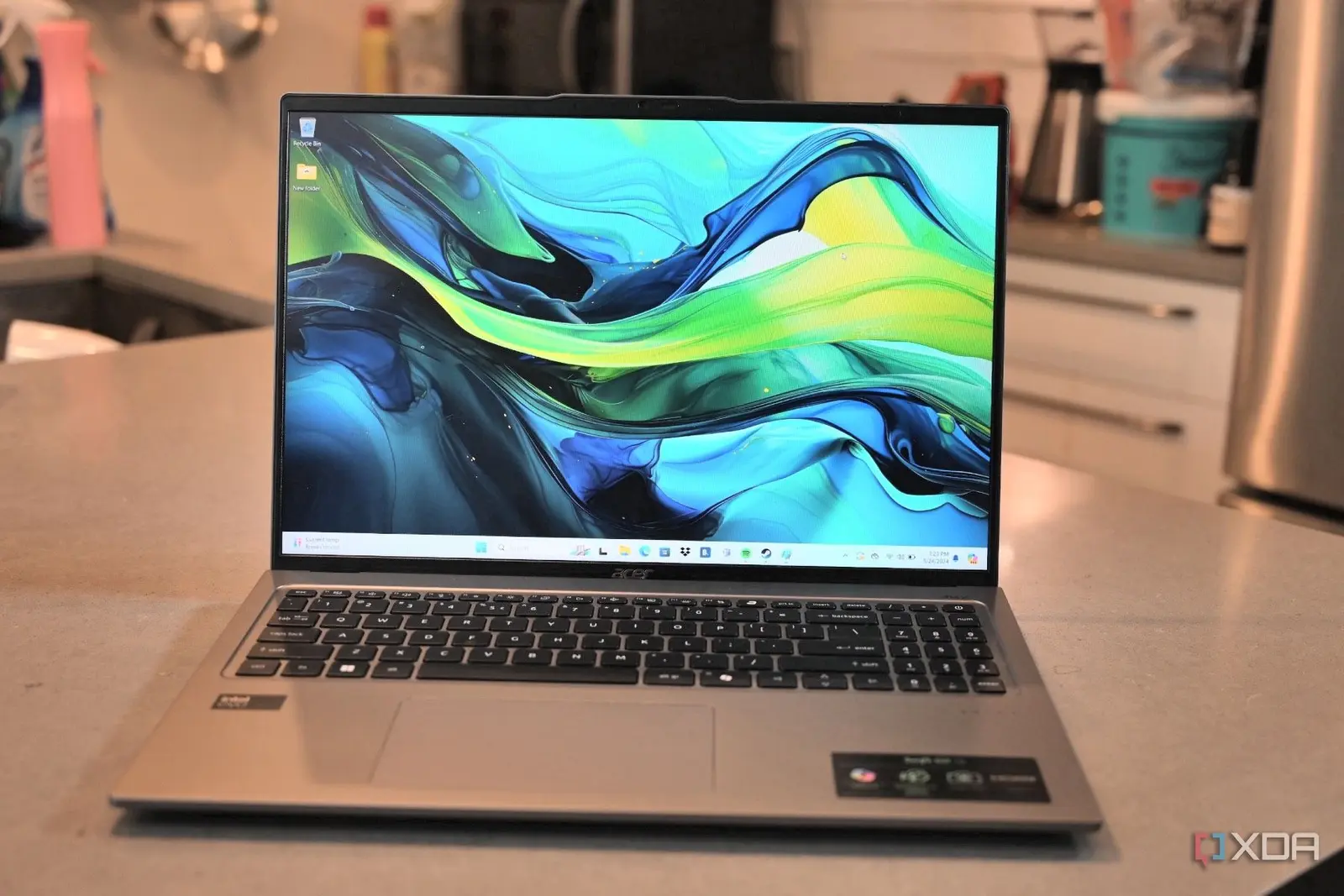 Acer Swift Go 16 AI la 650 de dolari: putere AI la preț redus