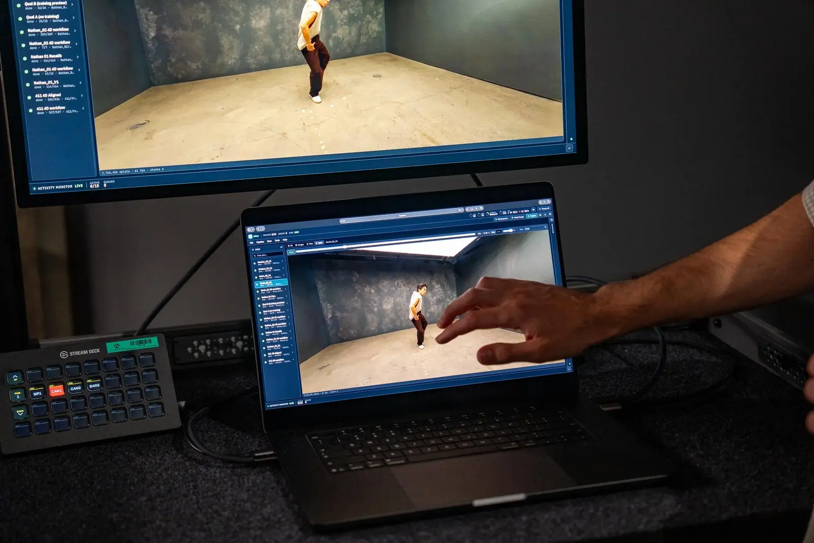 MacBook Pro cu ecran OLED și touch: o revoluție pentru profesioniști
