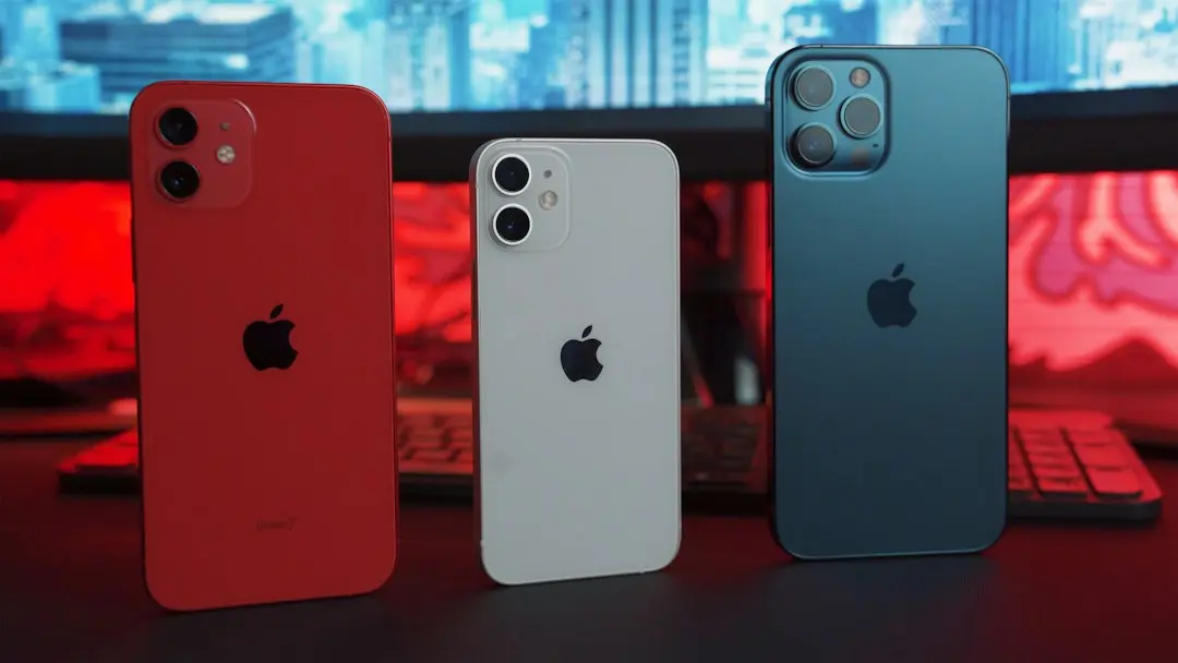 iPhone Duo: Cum se comportă aplicațiile pe ecranul dual? Testul lui Dan Barbera