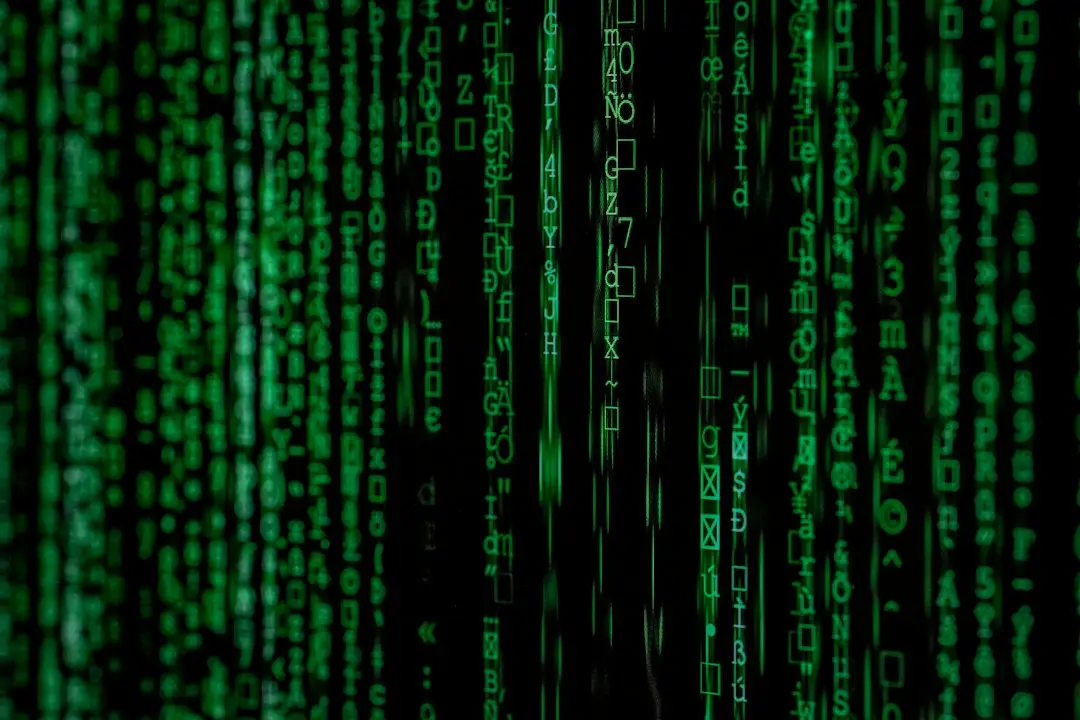 Hackerii ruși folosesc o rețea descentralizată pentru a ataca Ucraina