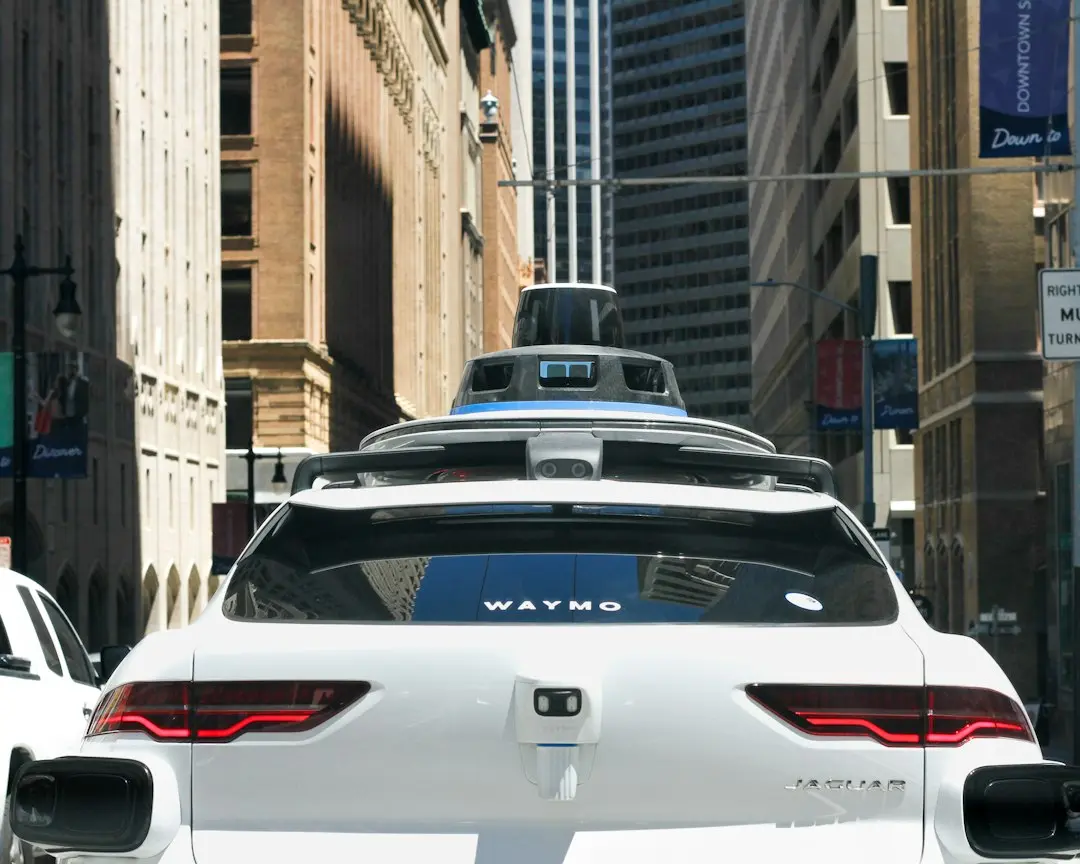Waymo accelerează: Flota de robotaxiuri va ajunge la 20.000 de unități până în 2027
